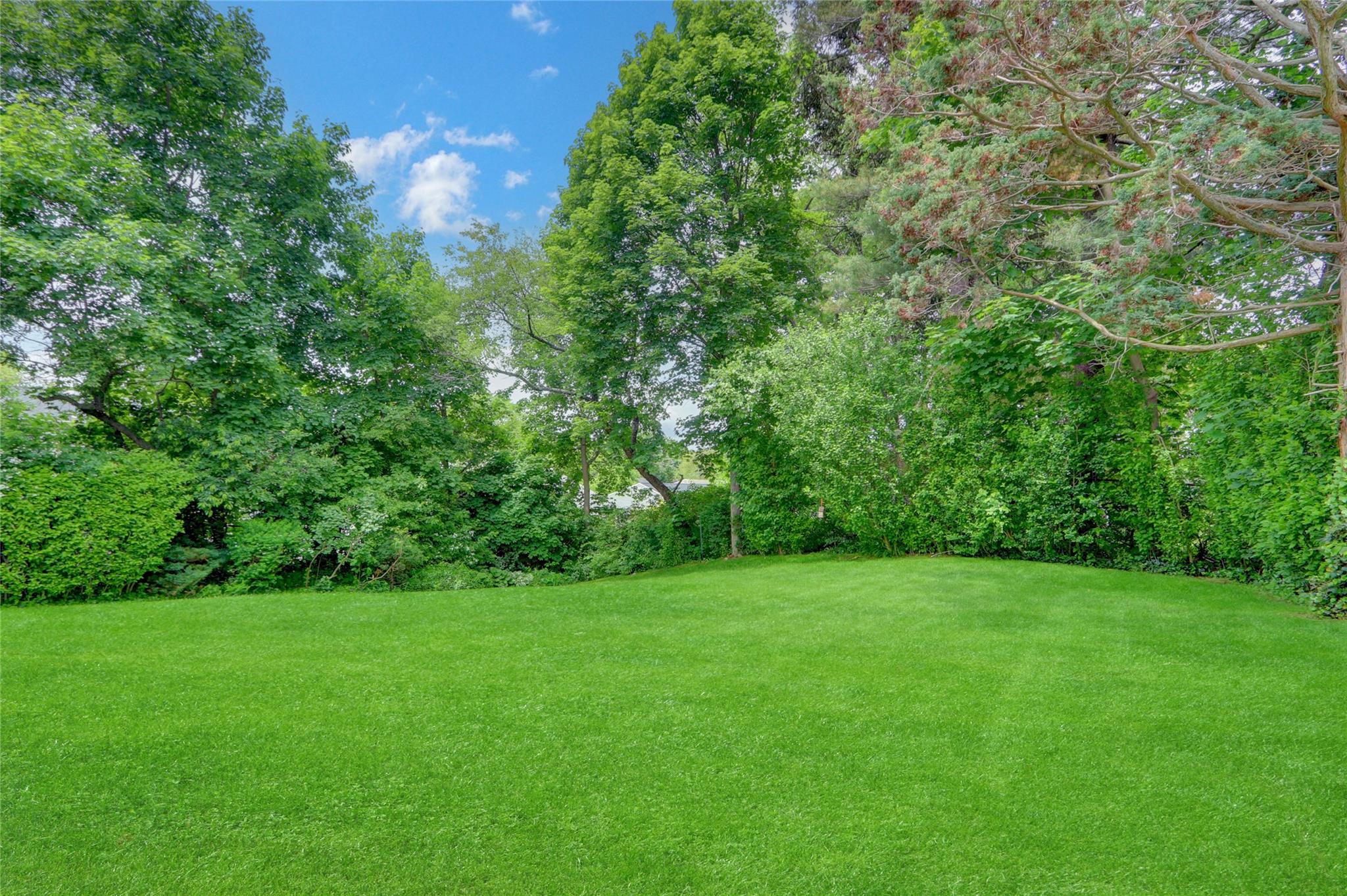 77 Barry Lane, Syosset, New York image 26