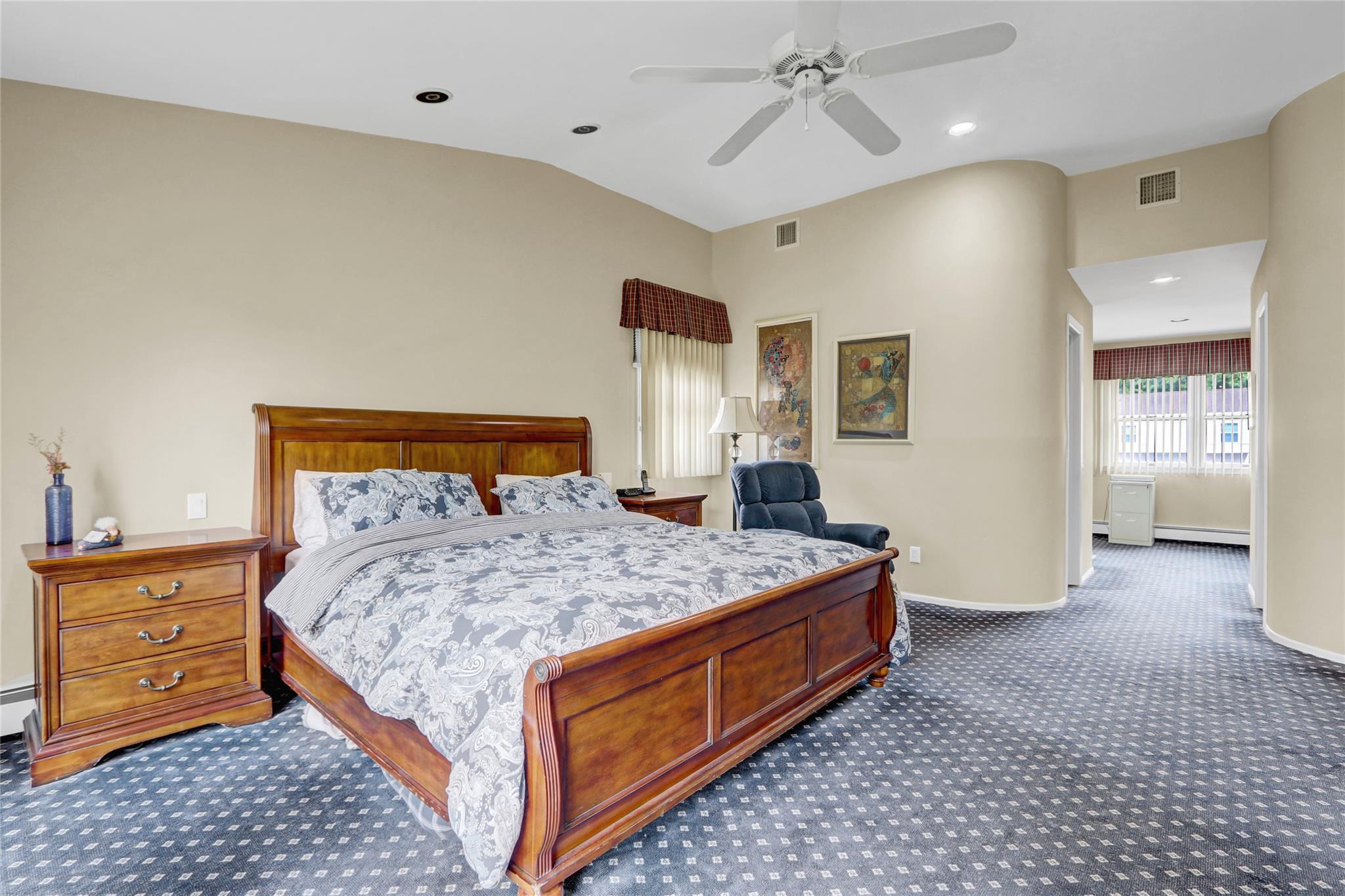77 Barry Lane, Syosset, New York image 19