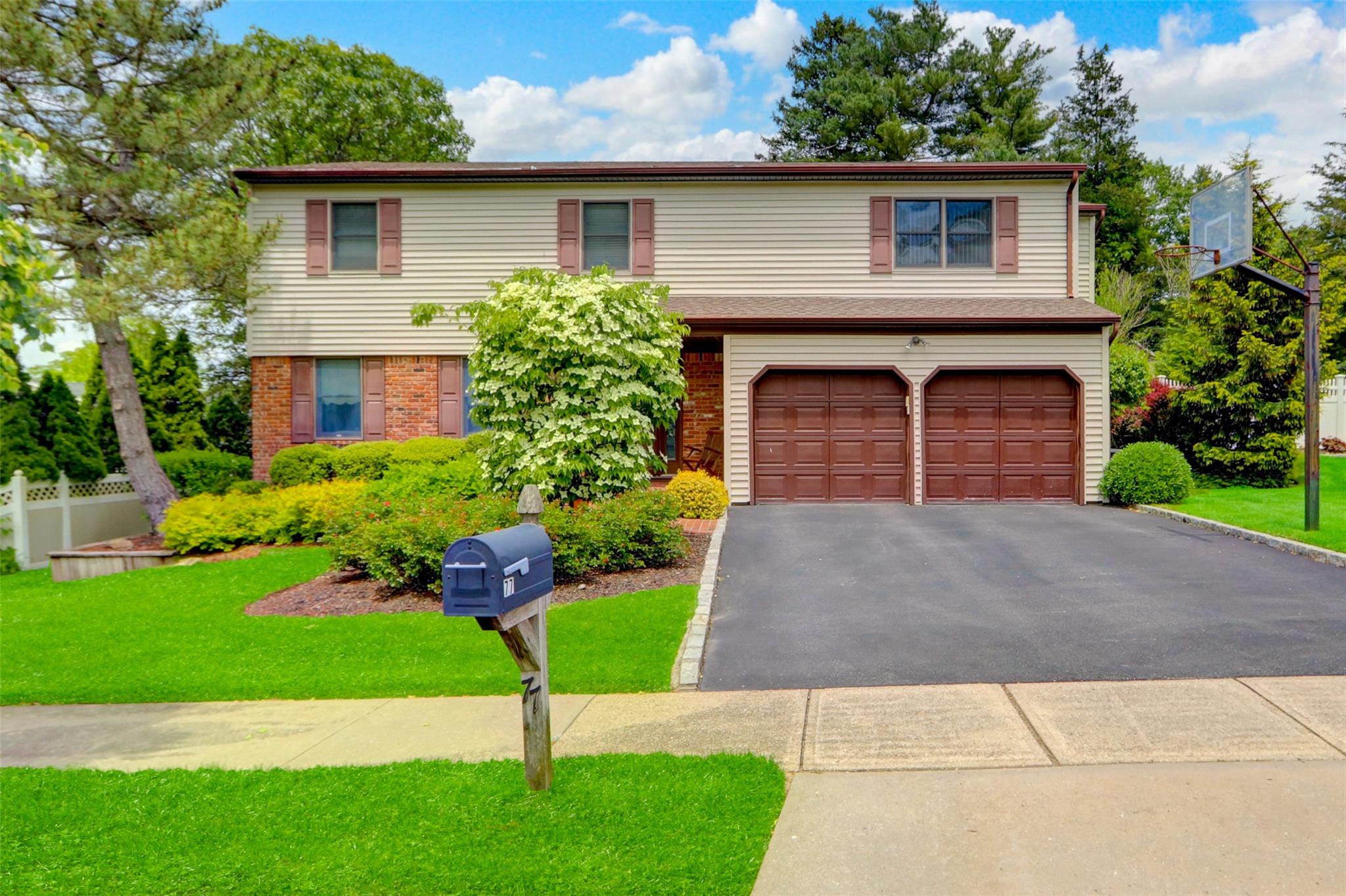 77 Barry Lane, Syosset, New York image 1