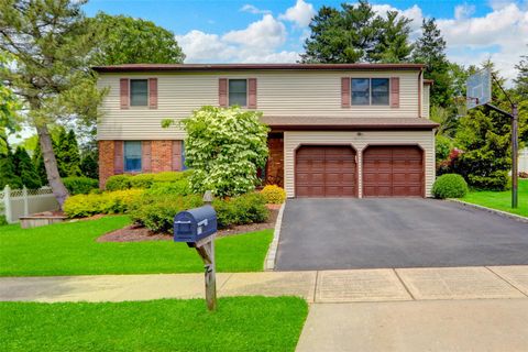 77 Barry Lane Syosset NY 11791