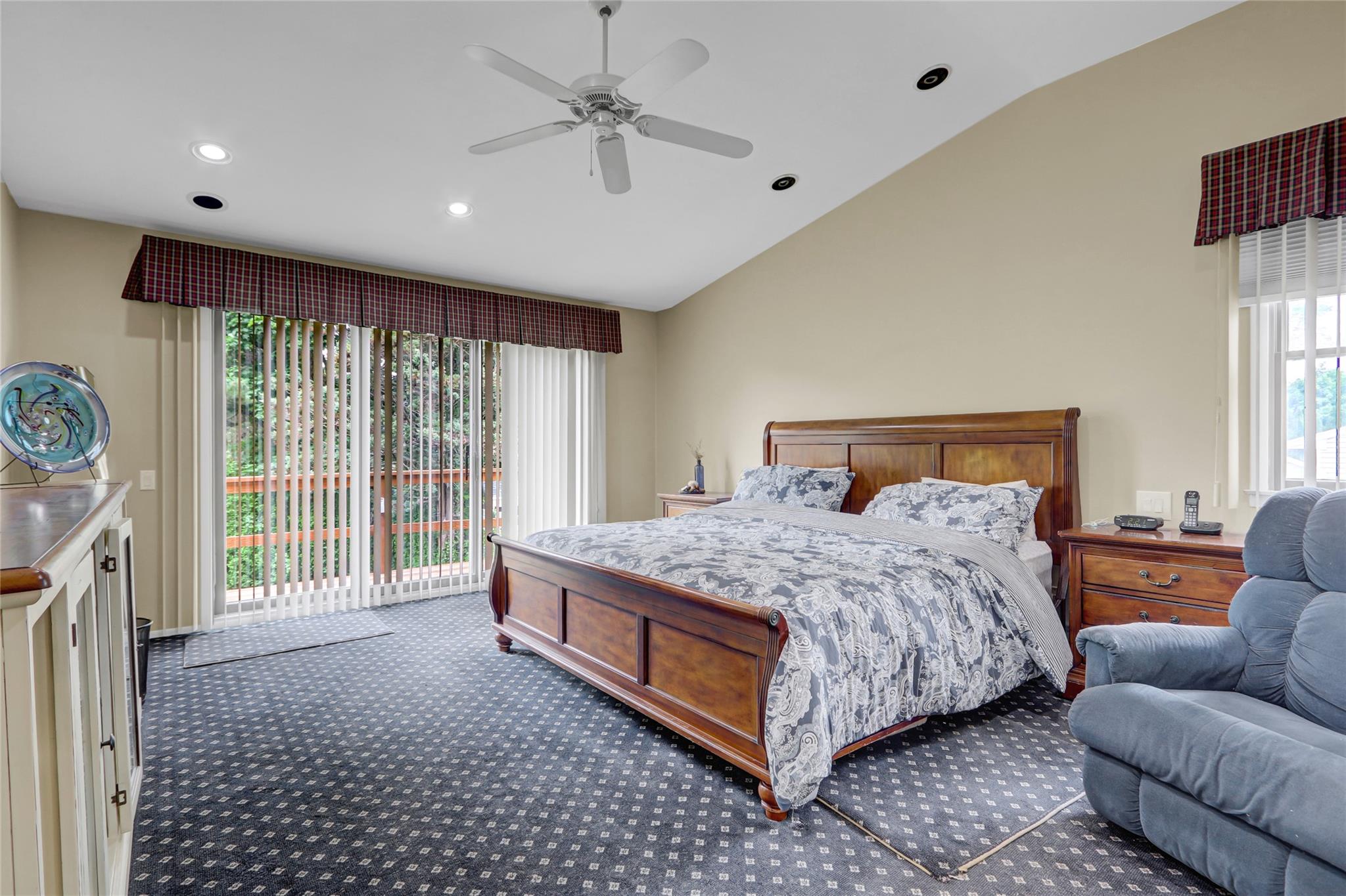 77 Barry Lane, Syosset, New York image 18