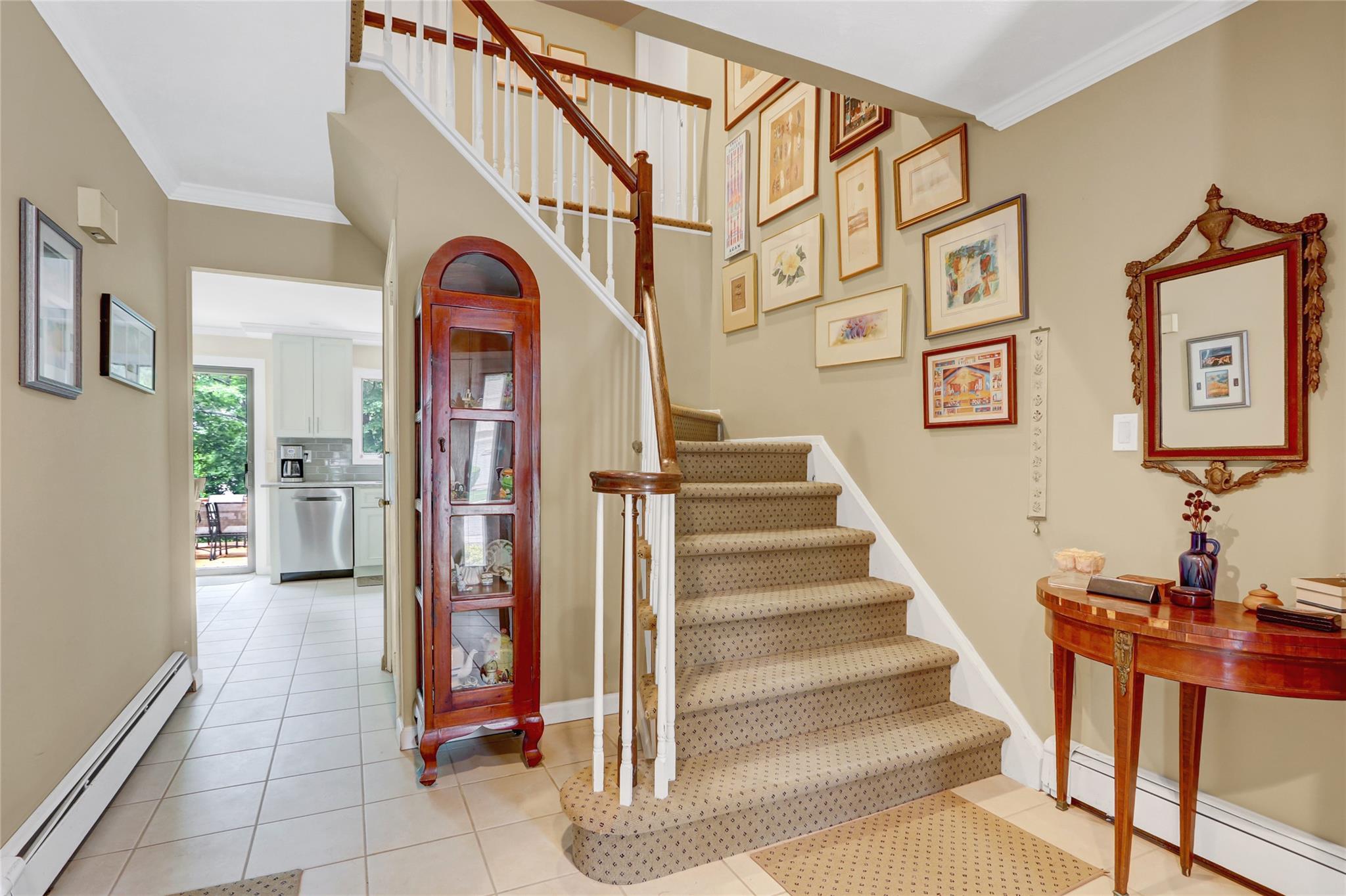 77 Barry Lane, Syosset, New York image 2