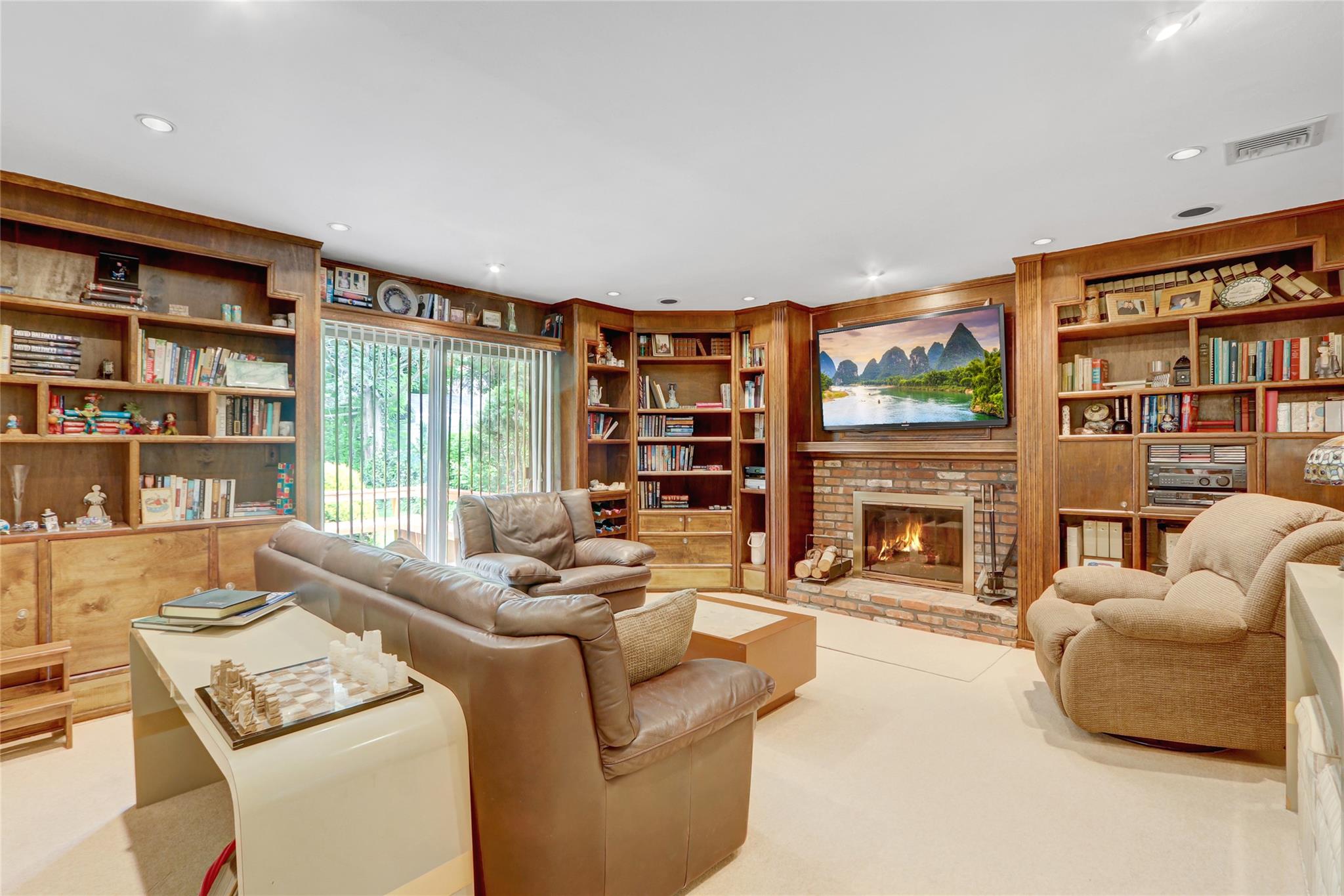 77 Barry Lane, Syosset, New York image 13