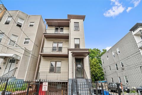 Apartment For Rent - 39 Victor Street #2<br/> Yonkers, NY 10701