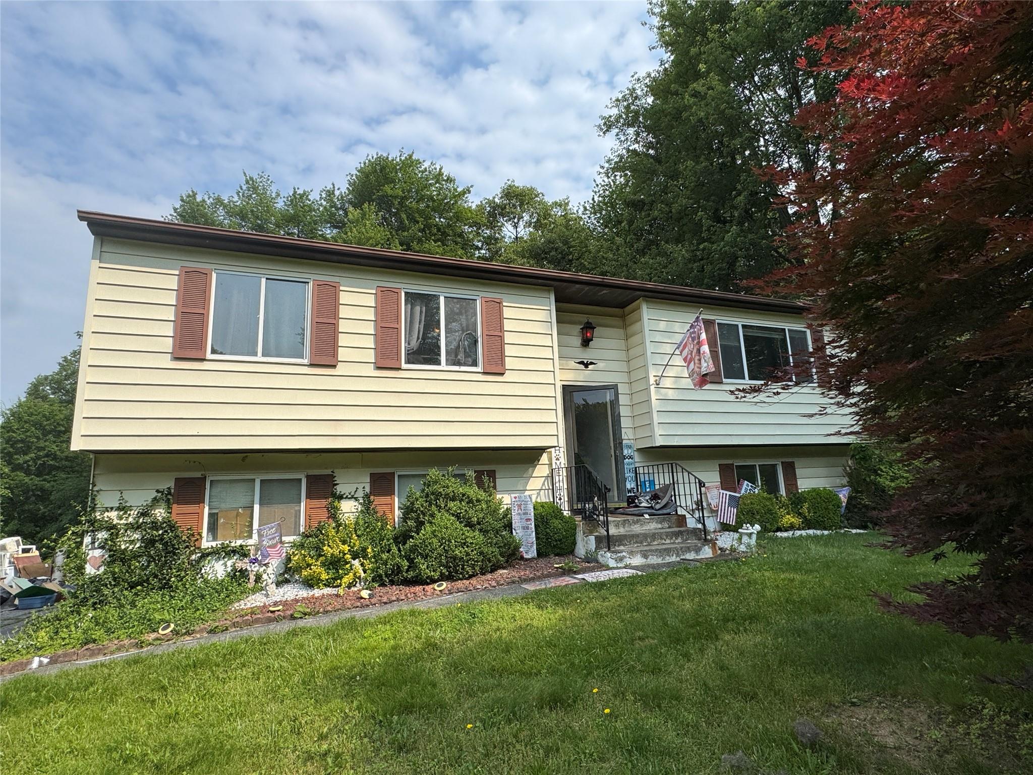 Hi View Rd, Wappingers Falls, New York - 2 Bedrooms  
1 Bathrooms  
7 Rooms - 