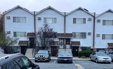 Apartment For Rent - 7 Dune Court<br/> Bronx, NY 10473