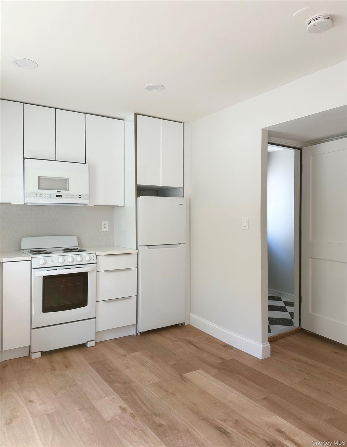 85 Lake Street 2nd Floor, Rear Unit