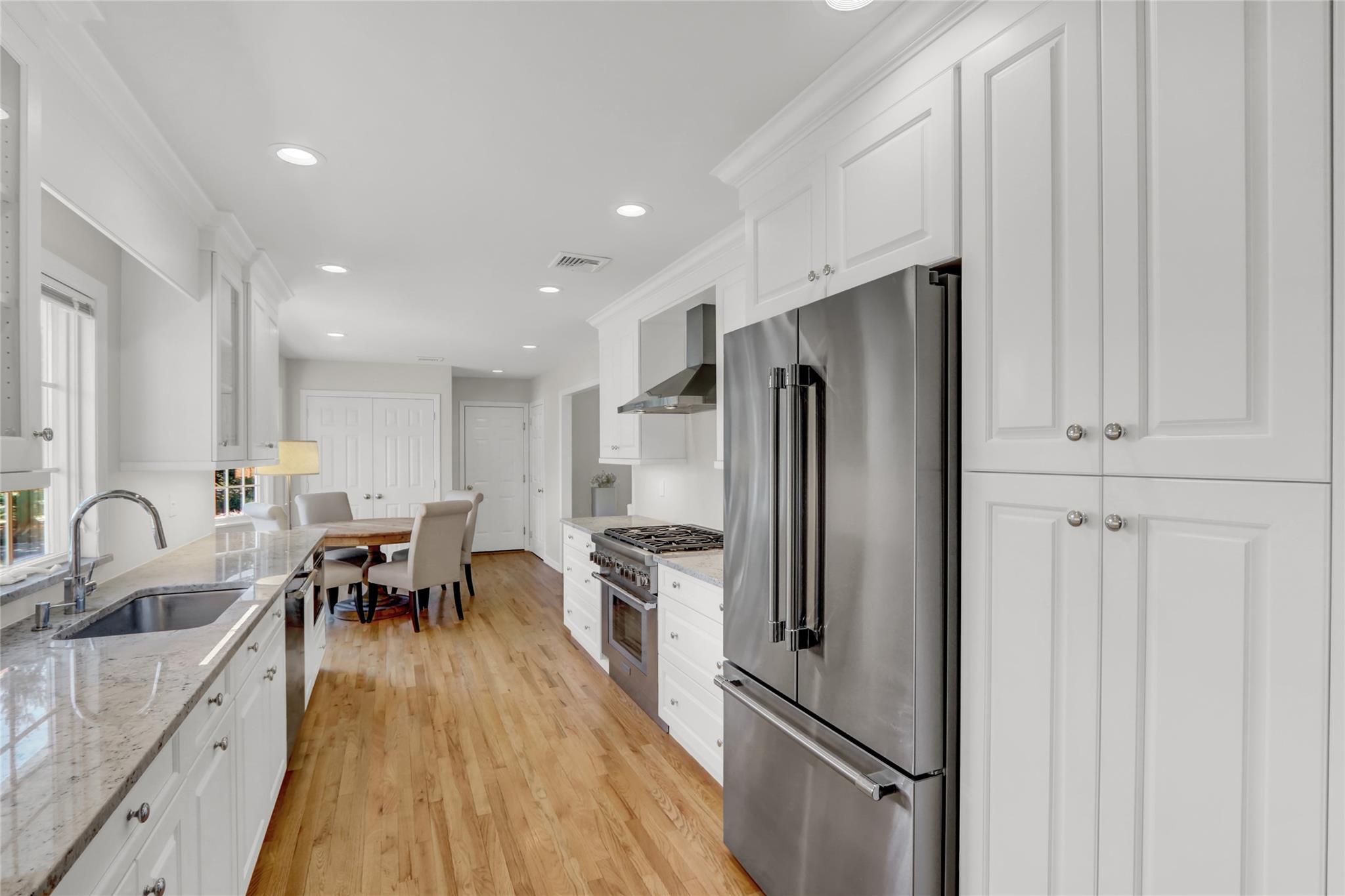 4 Linda Lane, Setauket, New York image 4