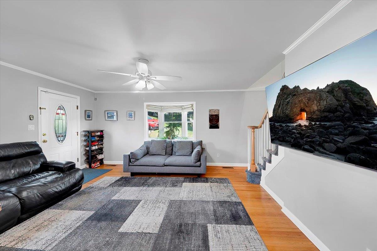 22 Livingston Avenue, Valhalla, New York image 3