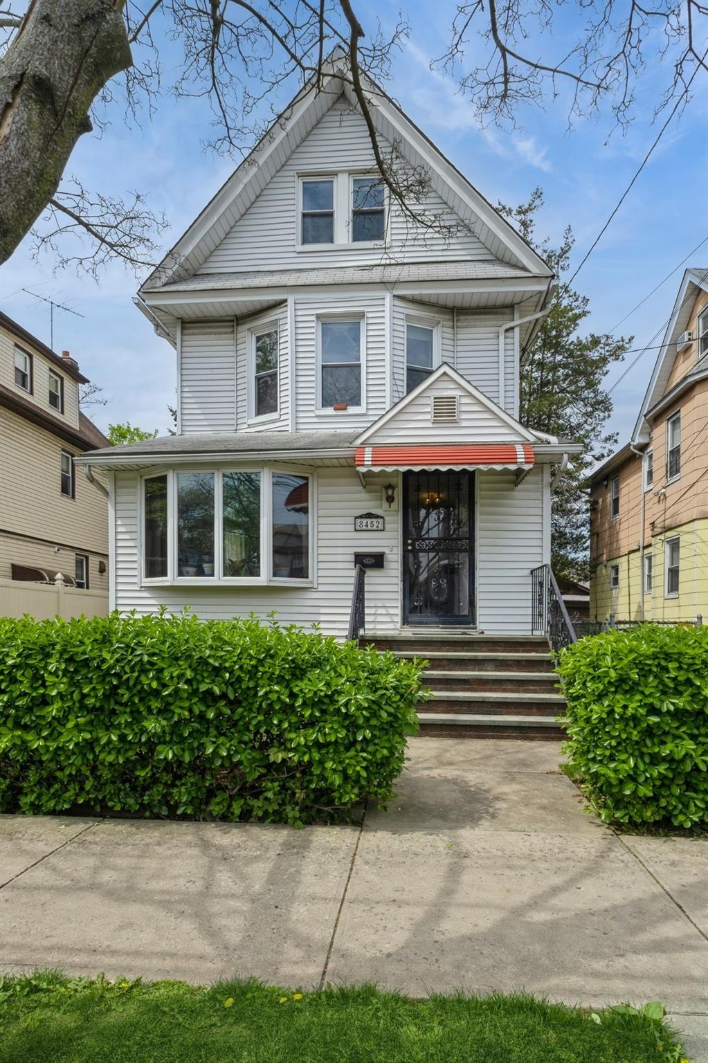 123 Street, Kew Gardens, Queens, NY - 5 Bedrooms  
2 Bathrooms  
8 Rooms - 