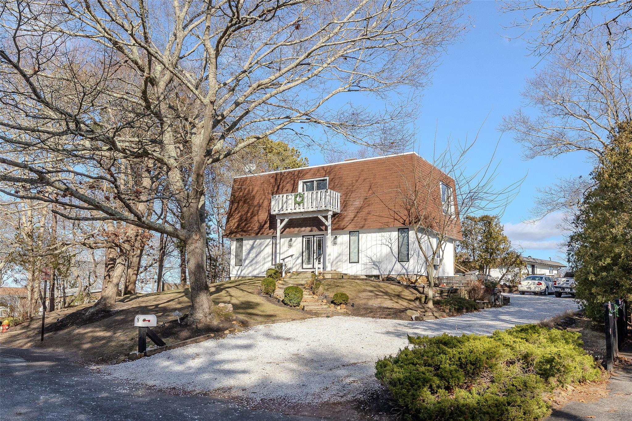 8 Fort Hill Road, Hampton Bays, New York image 2