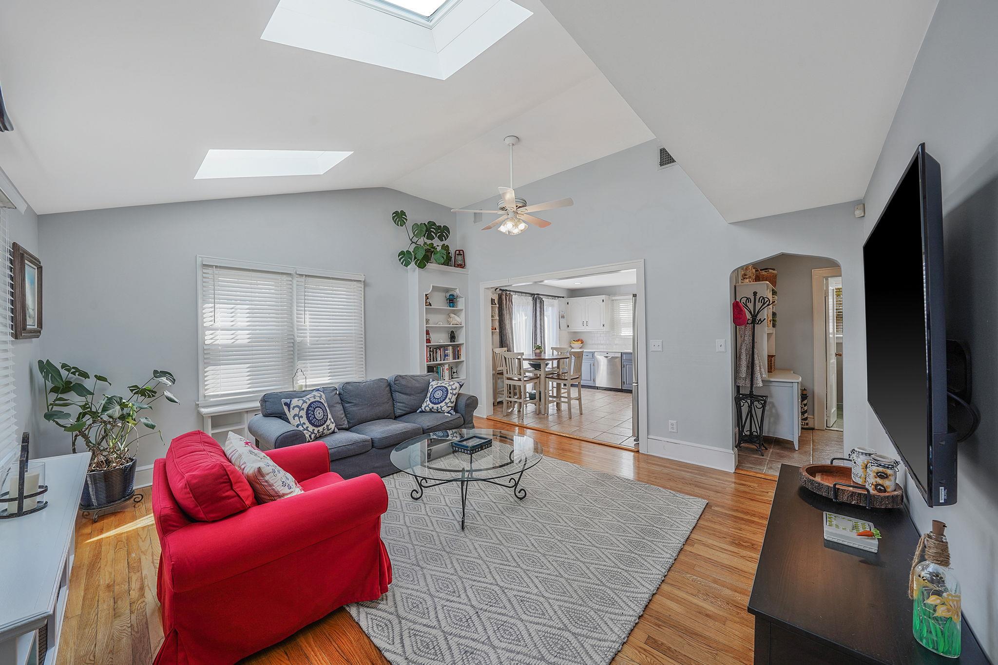 30 Hope Street, West Babylon, New York image 6