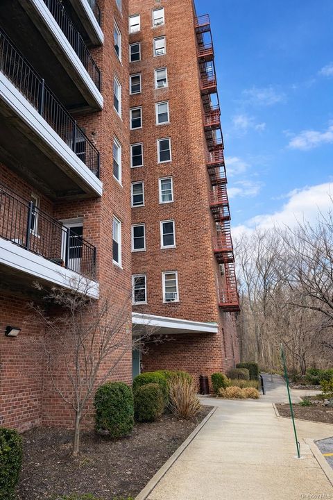 Homes For Sale - 245 Rumsey Road # 3E<br/> Yonkers, NY 10701