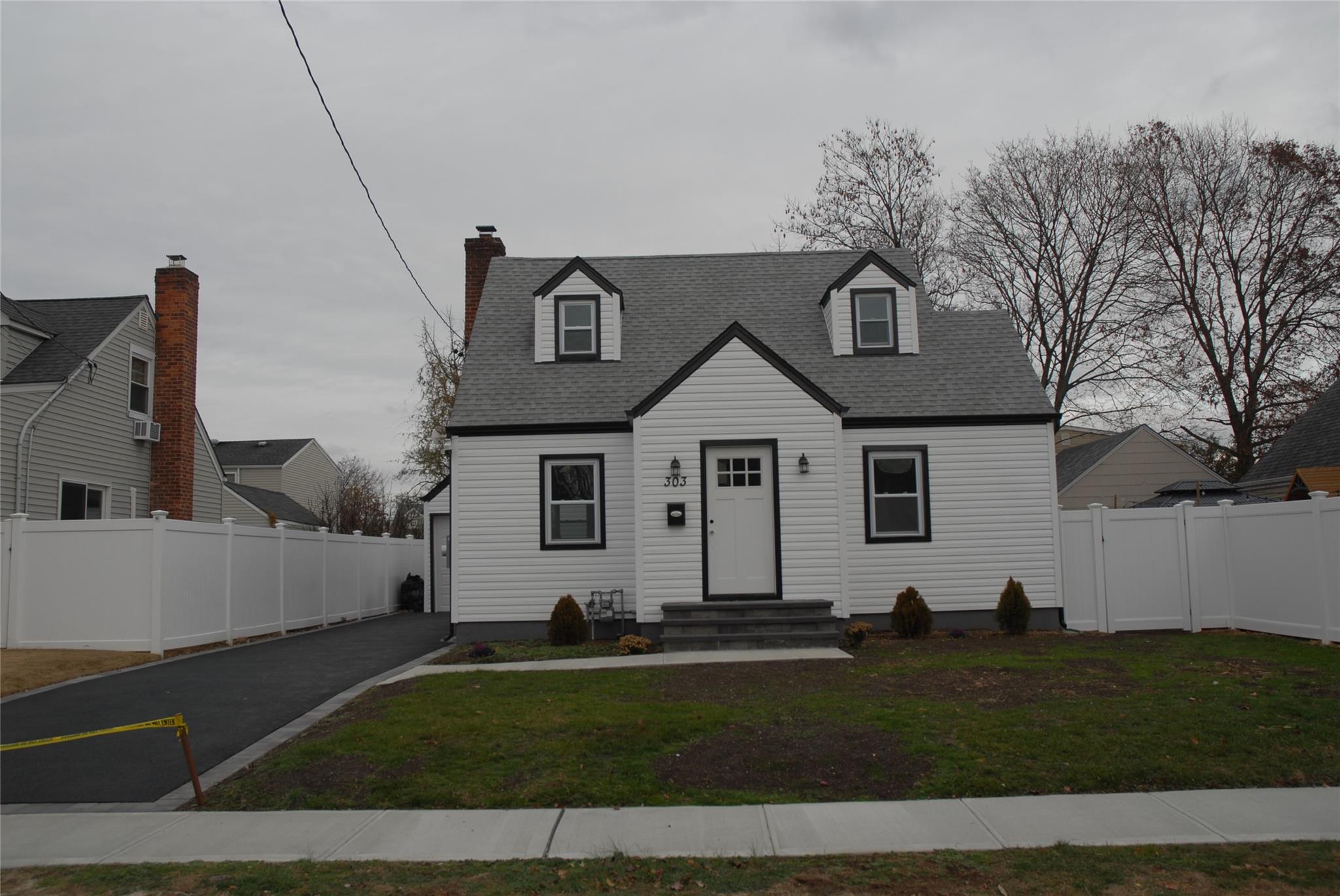 303 Clifford Street St, Bellmore, New York image 2