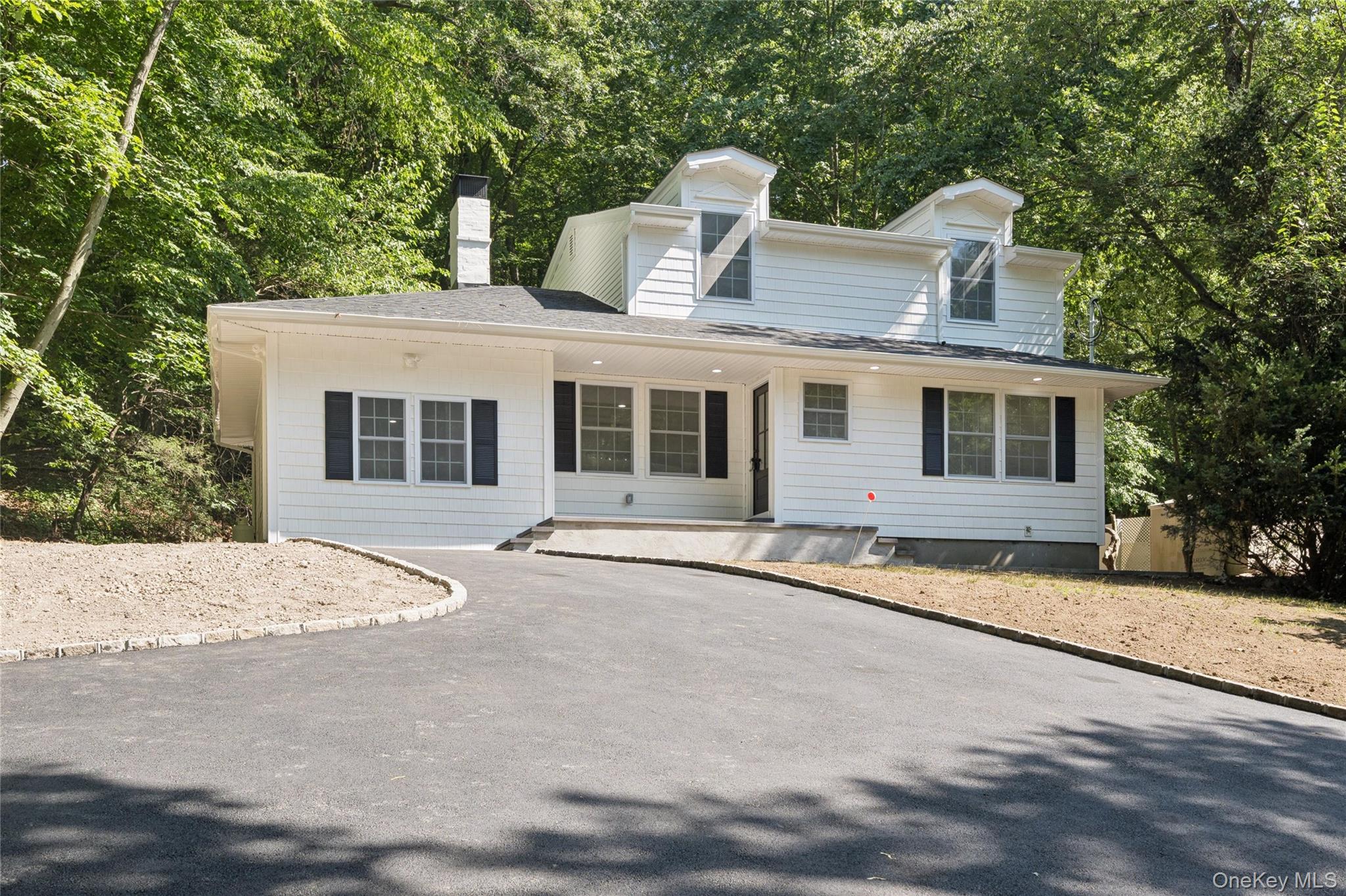 128 Crooked Hill Road