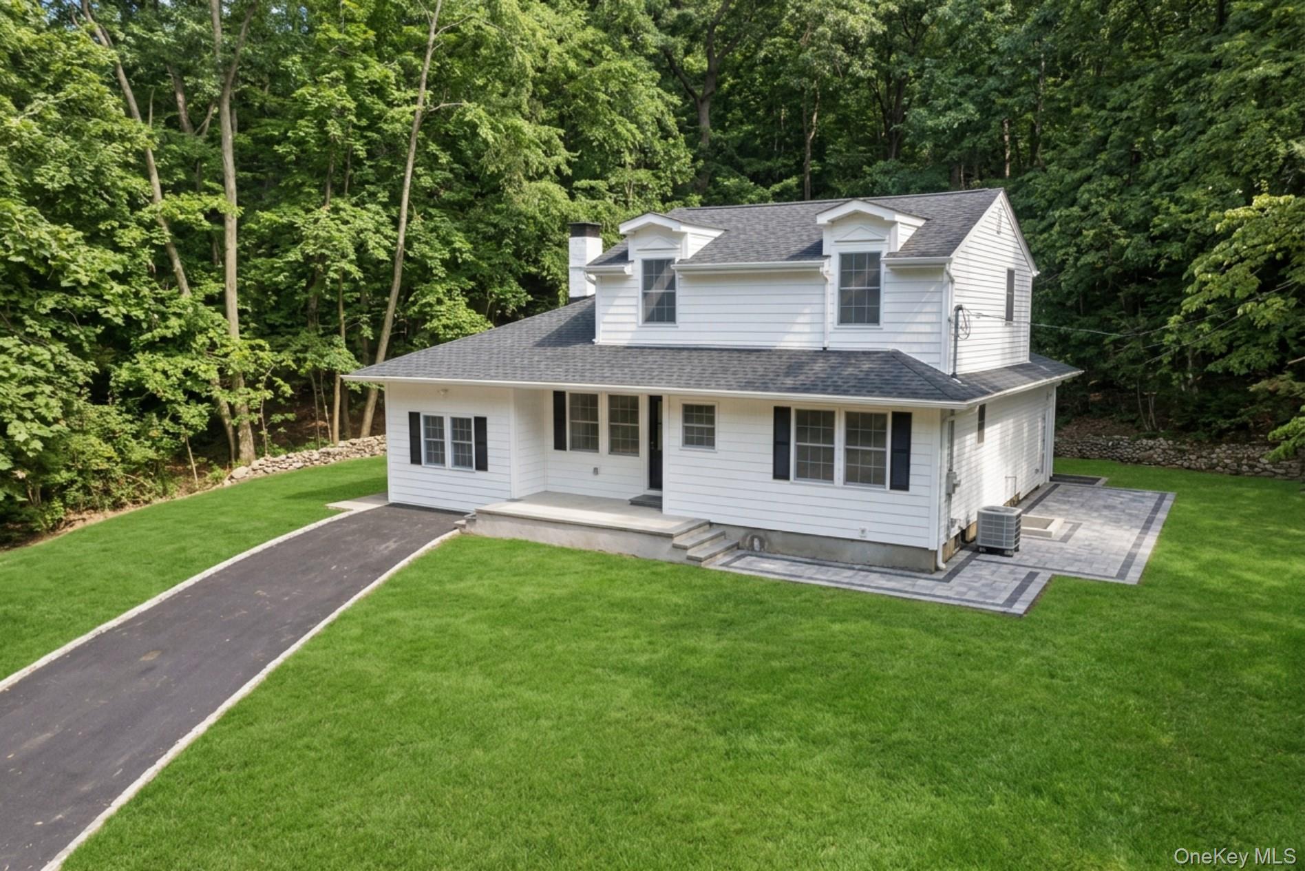 128 Crooked Hill Road