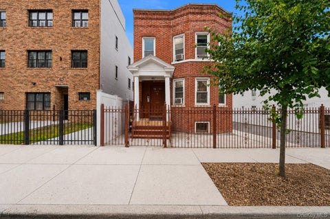 Multifamily For Sale - 756 E 223rd Street<br/> Bronx, NY 10466