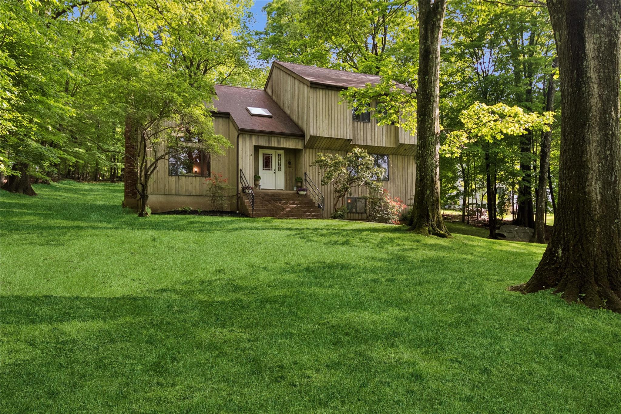 61 Nicole Way, Mahopac, New York image 1
