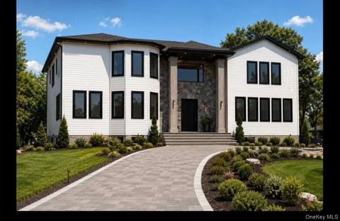 Homes For Sale - 14 Wilmington Drive<br/> Melville, NY 11747