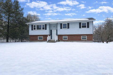 Homes For Sale - 104 Sutton Park Road<br/> Poughkeepsie, NY 12603