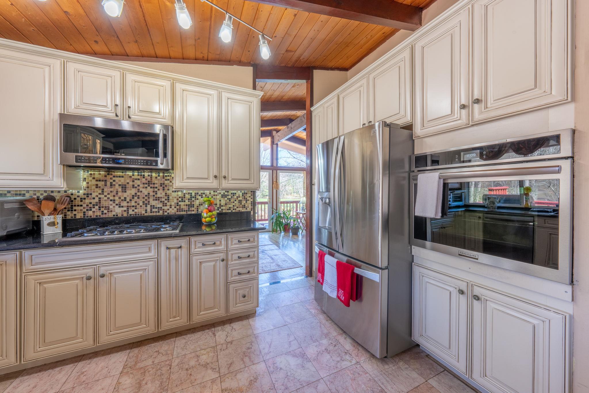 810 Haverstraw Road, Airmont, New York image 12