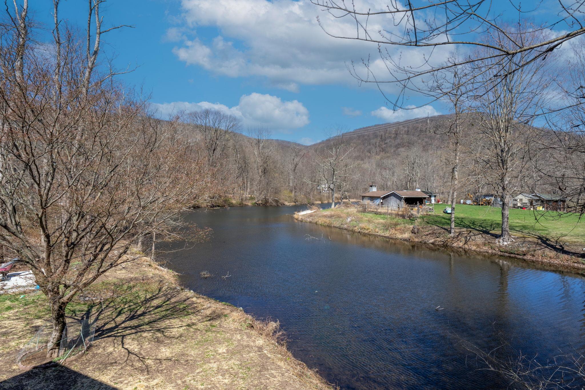 810 Haverstraw Road, Airmont, New York image 22