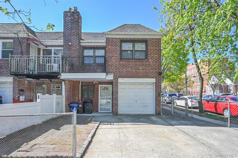 Photo of 160-02 Booth Memorial Avenue, Flushing, NY 11365 (MLS # 987417)