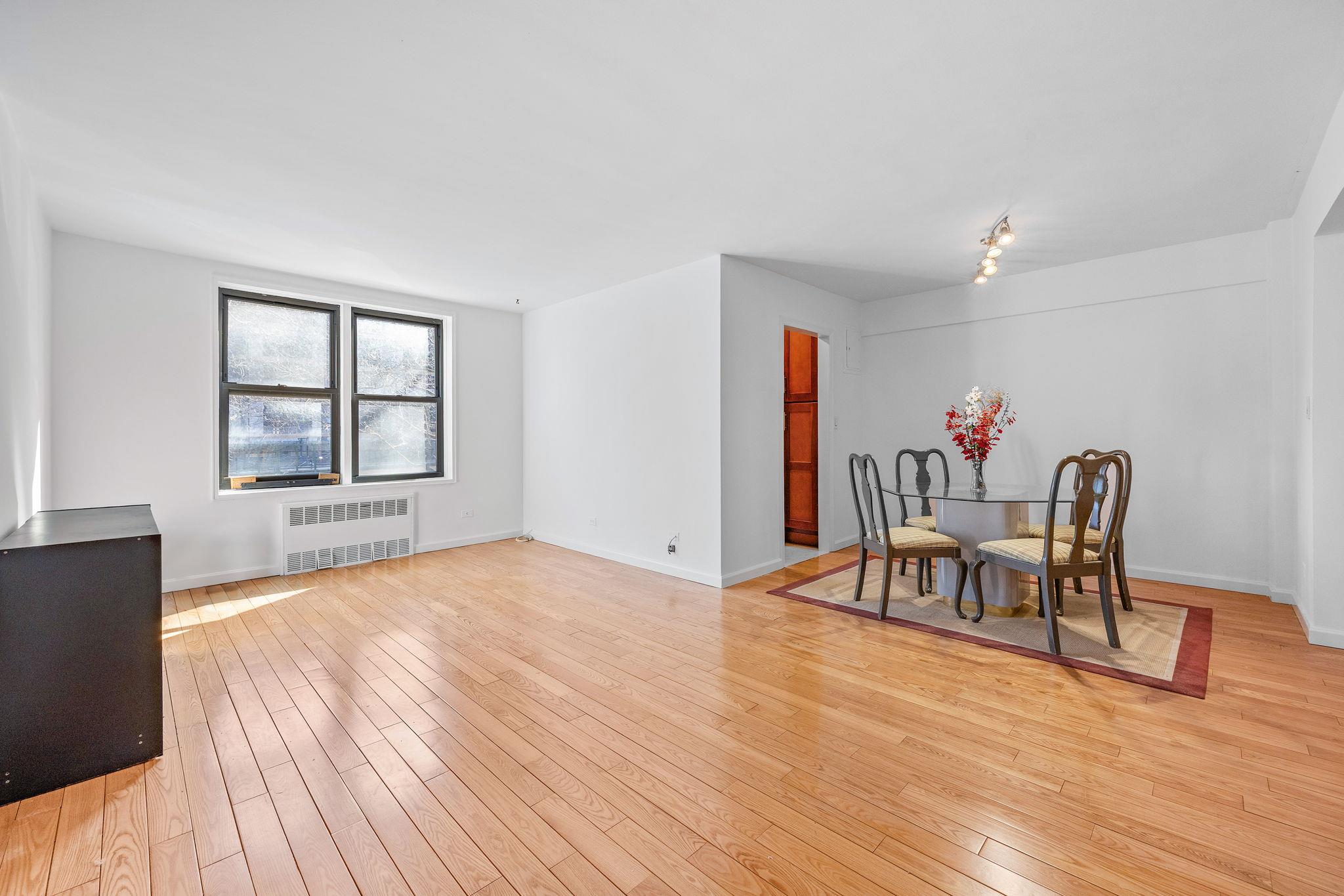 33-44 Junction Boulevard Blvd #2V, Jackson Heights, New York image 3