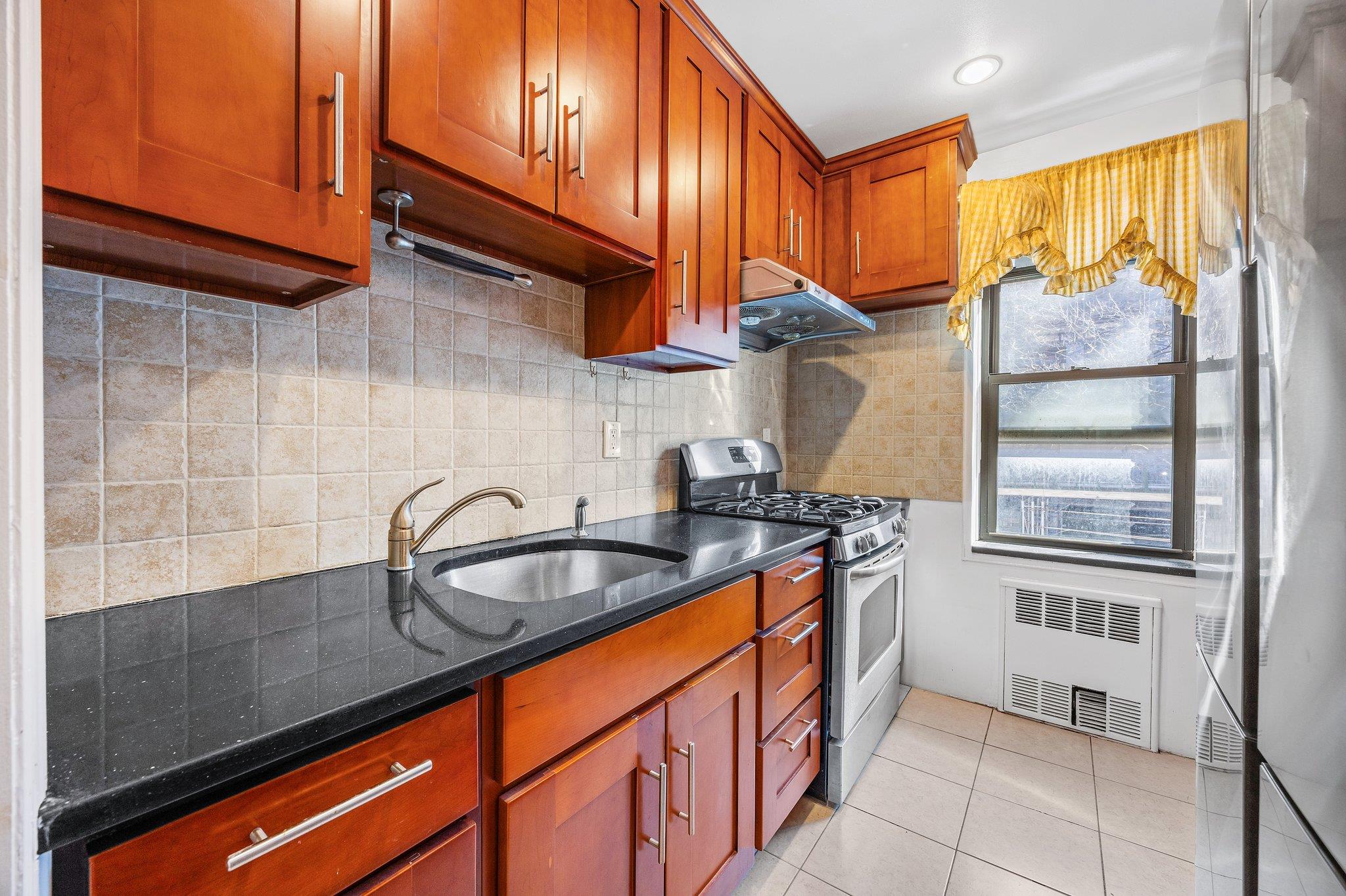 33-44 Junction Boulevard Blvd #2V, Jackson Heights, New York image 8