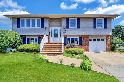 2327 Mattituck Avenue Seaford NY 11783