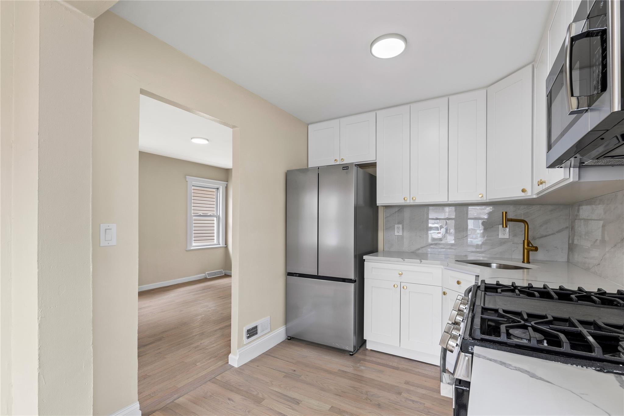 425 Quincy Avenue, Bronx, New York image 11