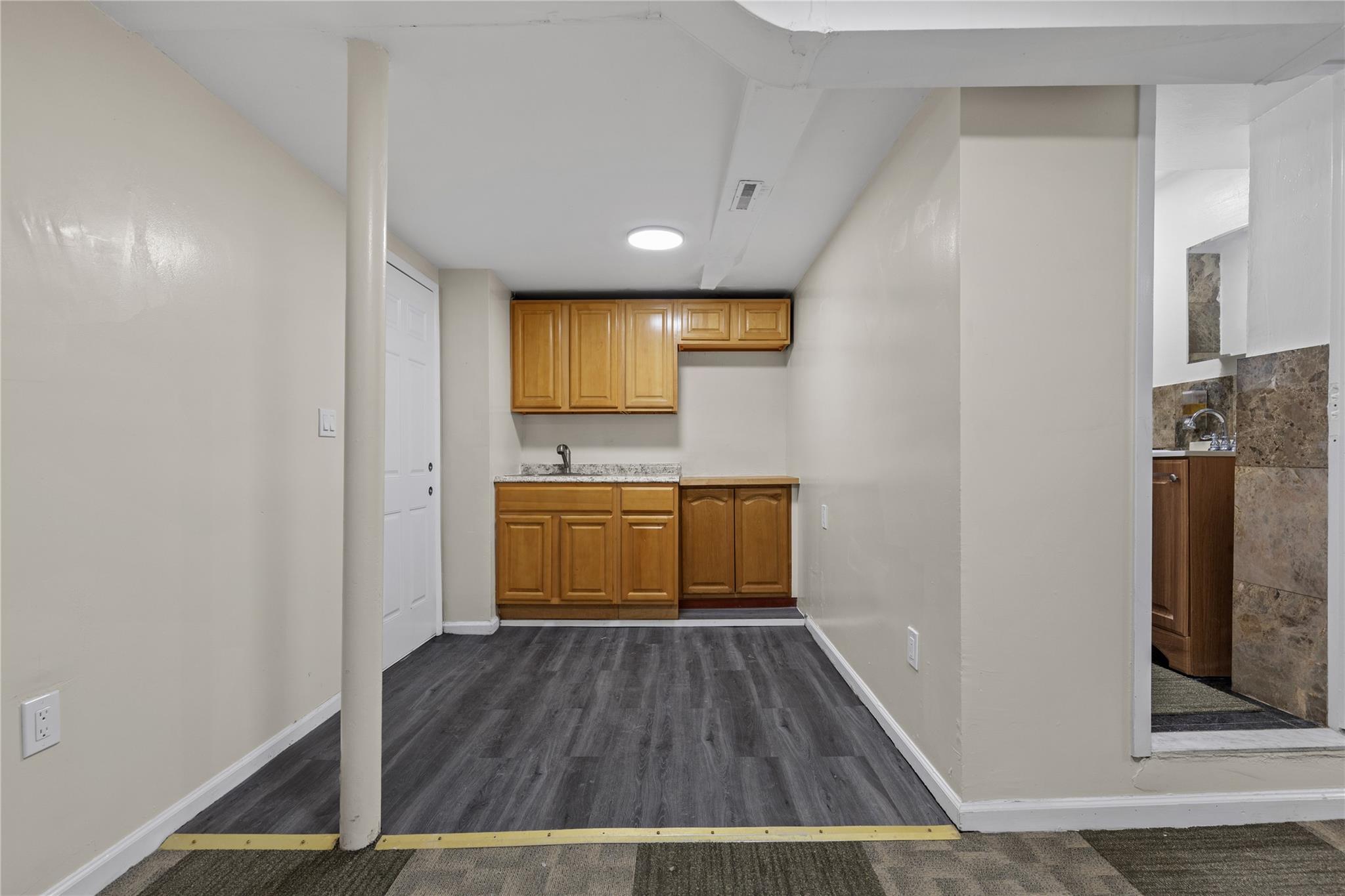 425 Quincy Avenue, Bronx, New York image 16