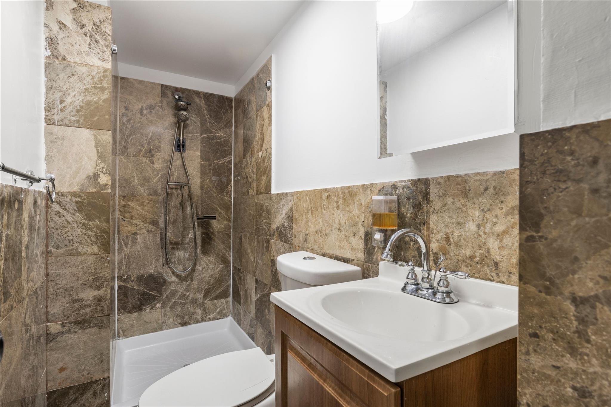 425 Quincy Avenue, Bronx, New York image 18