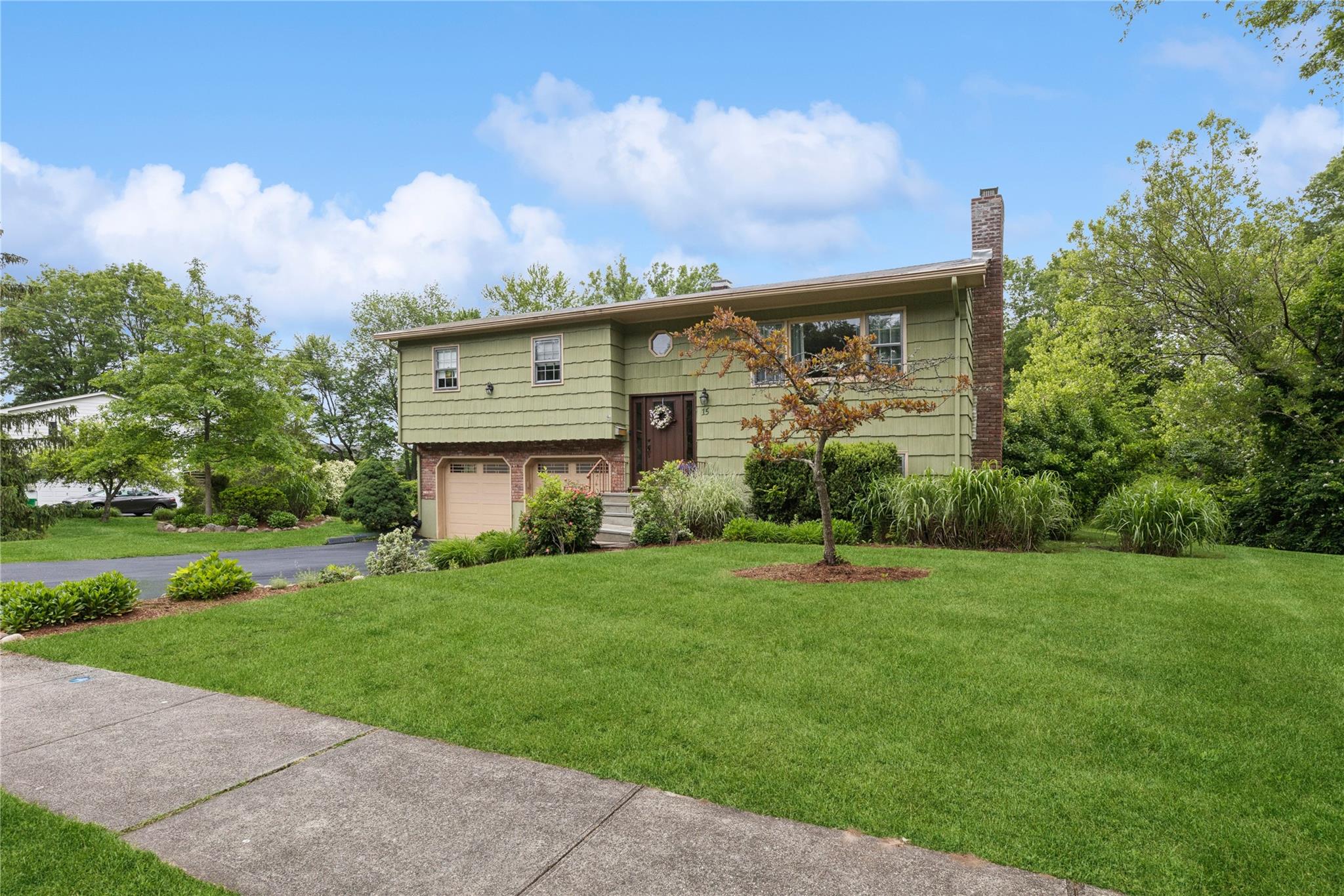 15 Theodore Roosevelt Drive, Blauvelt, New York image 1