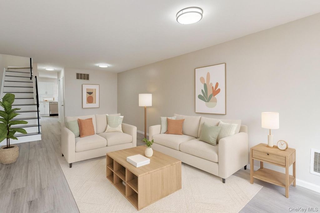 Photo of 109 Lyceum Court, Staten Island, NY 10310 (MLS # 961272)