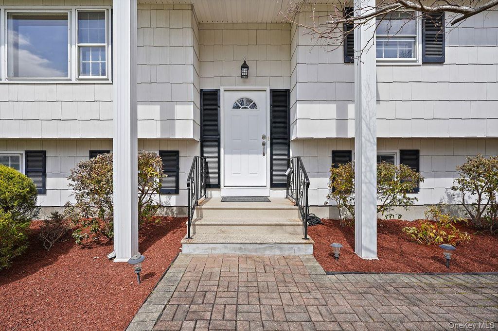 Photo of 3223 Court Street, Yorktown Heights, NY 10598 (MLS # 973885)