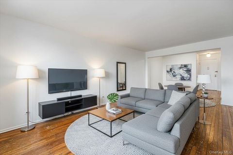 80-35 Springfield Boulevard 6F Queens Village NY 11427