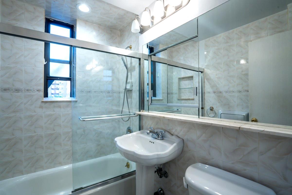 67-35 Yellowstone Blvd Blvd #5P, Forest Hills, New York image 11