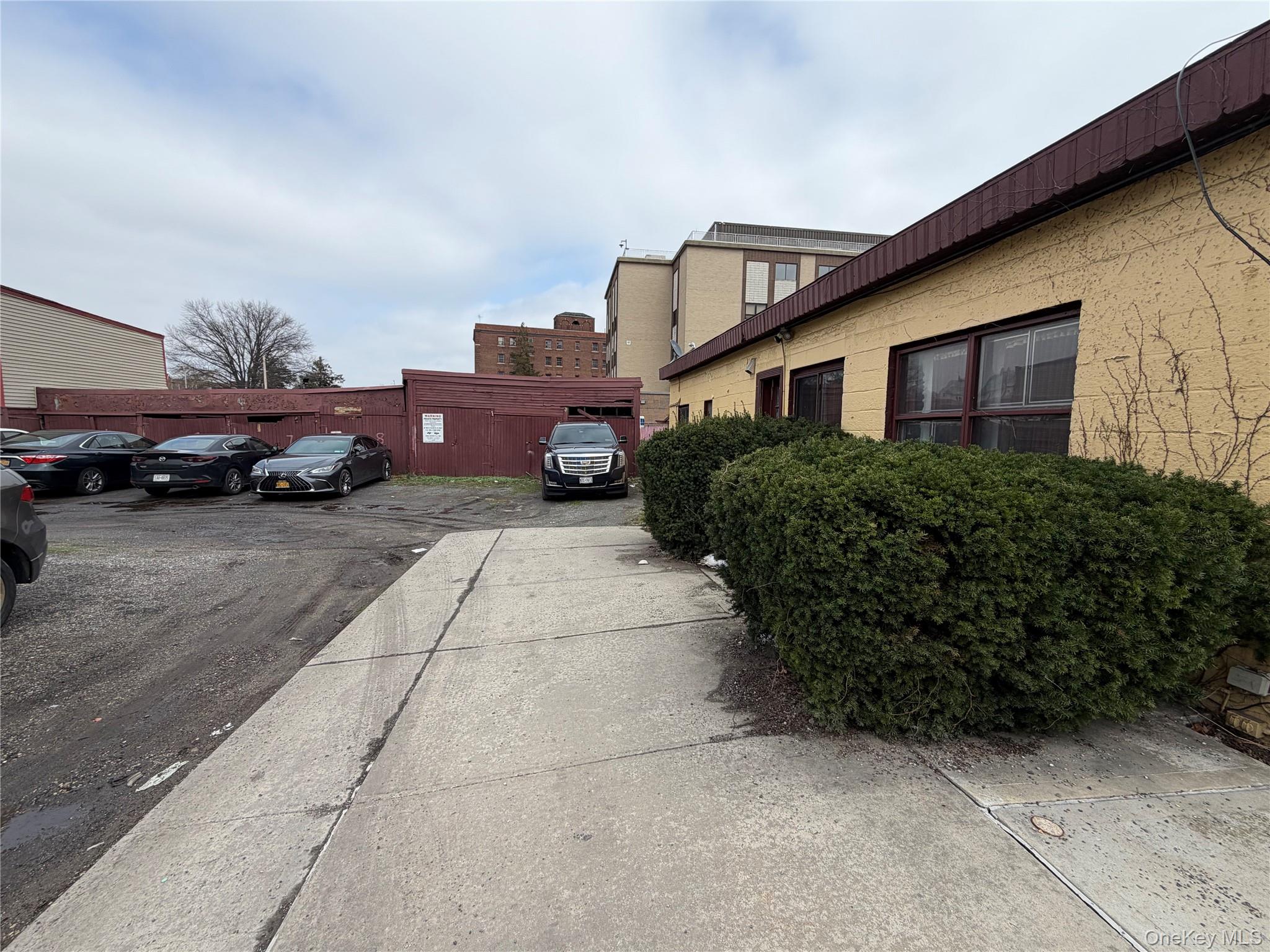 4341+4345 Burling Street