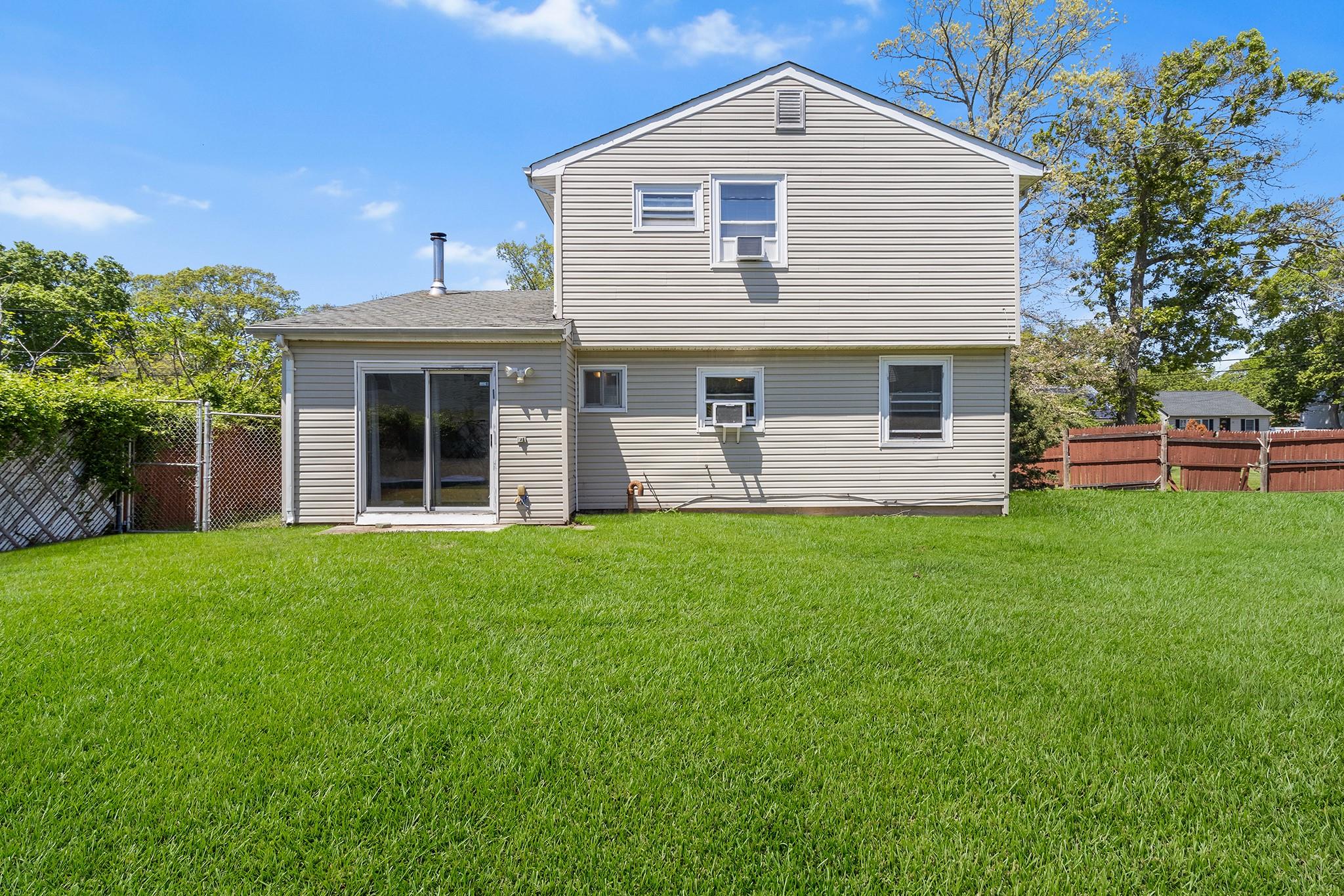 22 Harrison Drive, Shirley, New York image 20