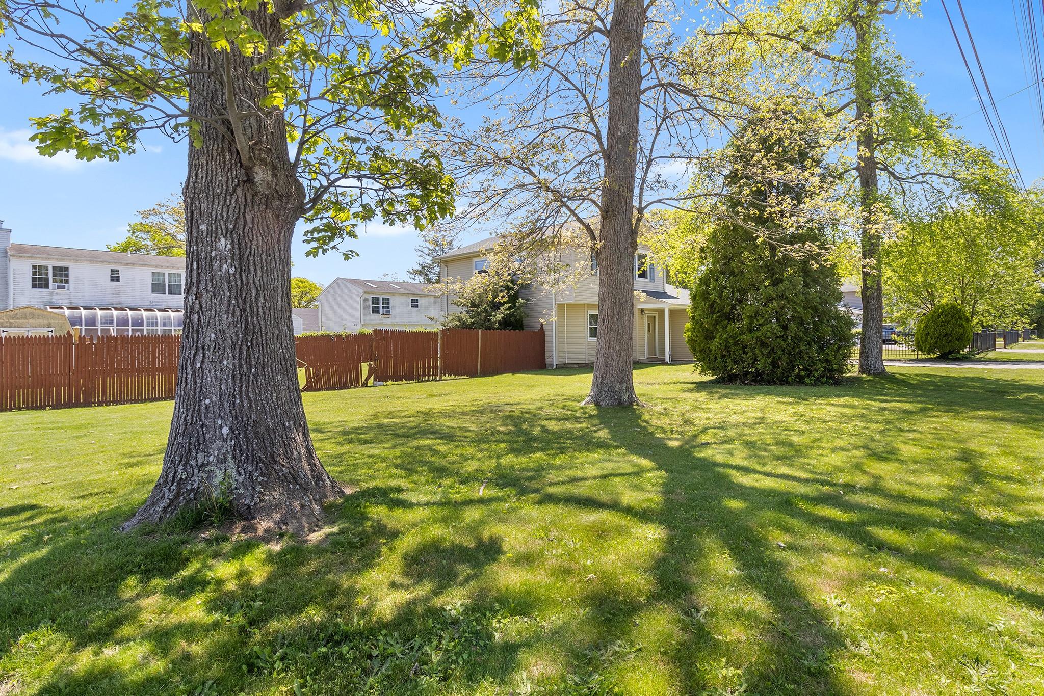 22 Harrison Drive, Shirley, New York image 18