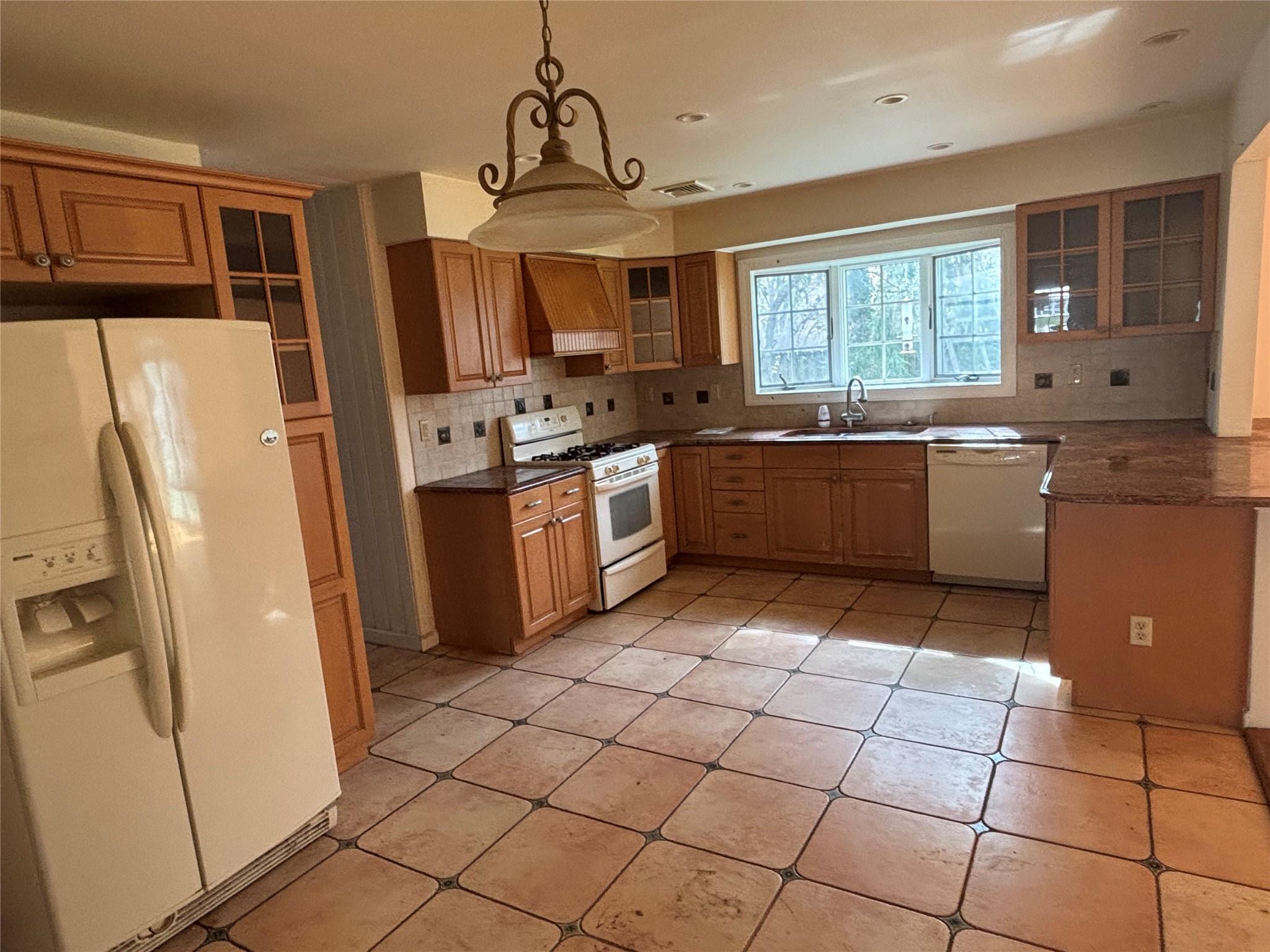 22 Paul Court, Tappan, New York image 7