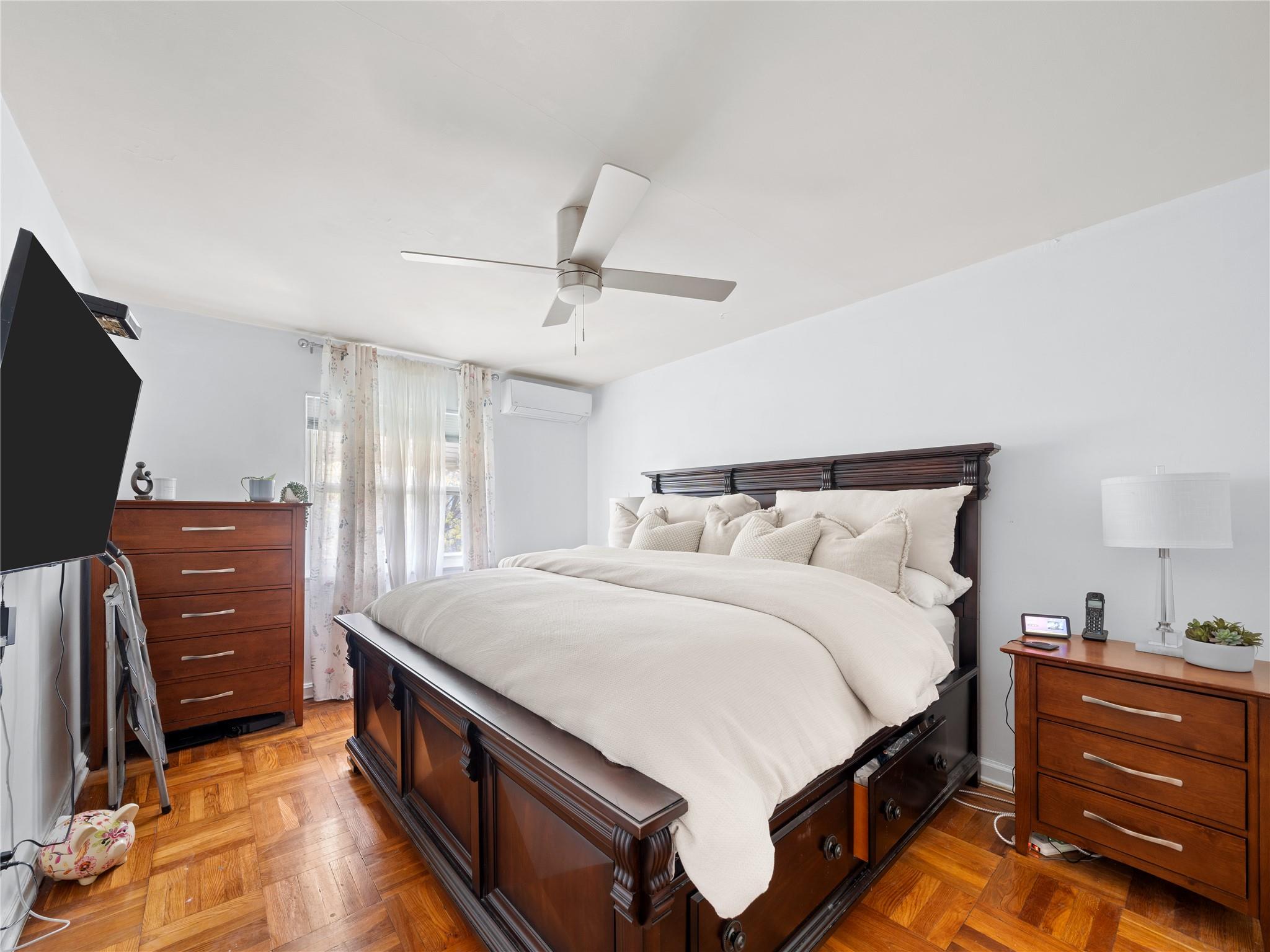 1138 E 215th Street, Bronx, New York image 8