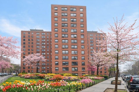 Homes For Sale - 99-72 66 Road #5AA<br/> Rego Park, NY 11374