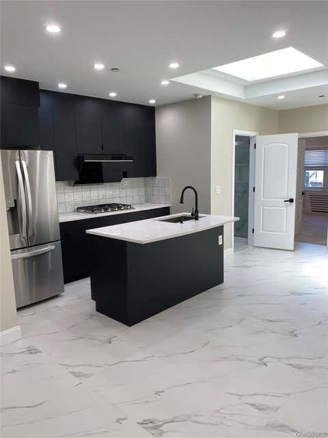 Apartment For Rent - 14114 Booth Memorial Avenue #2<br/> Flushing, NY 11355