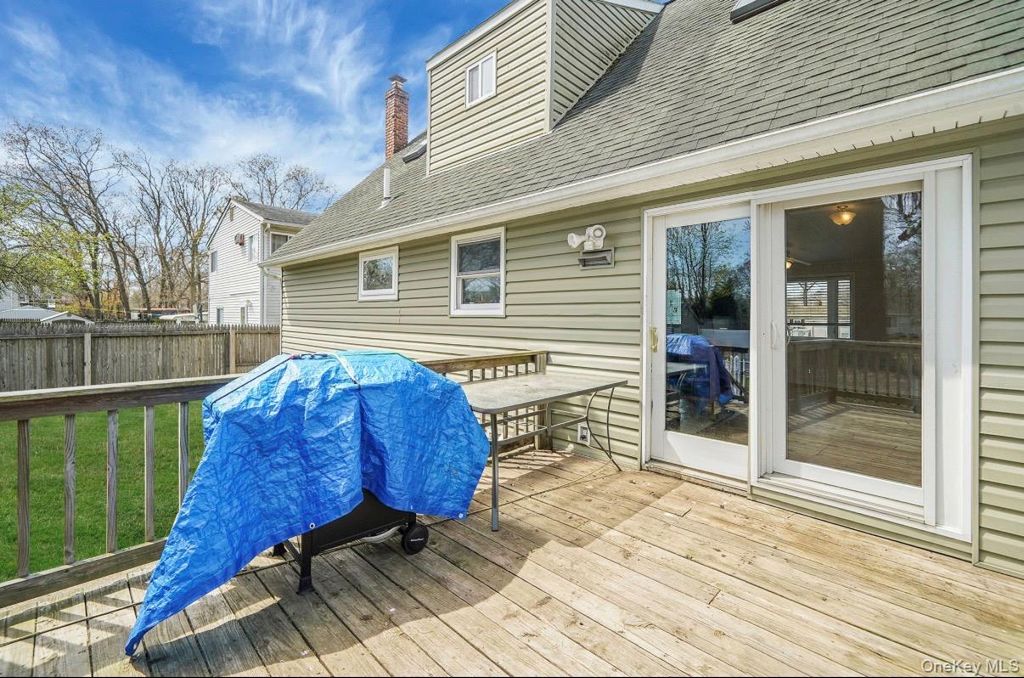 Photo of 15 Maplewood Drive, Shirley, NY 11967 (MLS # 990536)