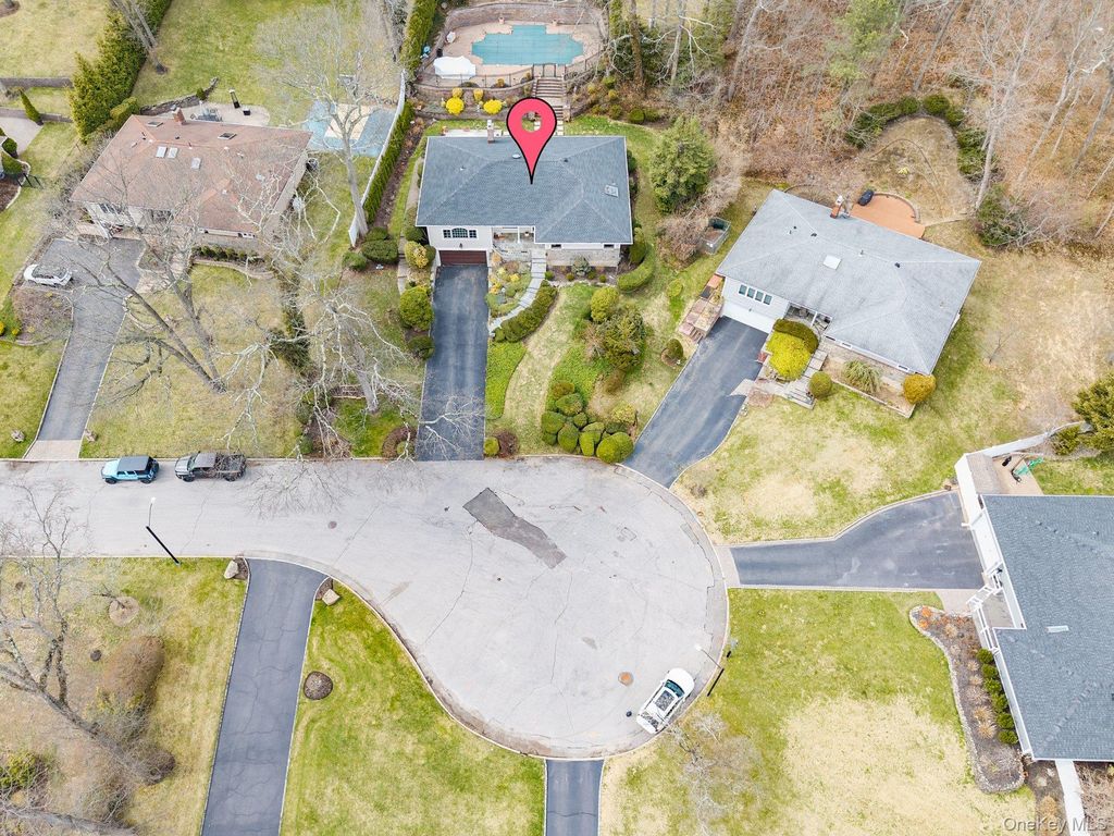 Photo of 60 Ridge Drive, Plainview, NY 11803 (MLS # 973089)