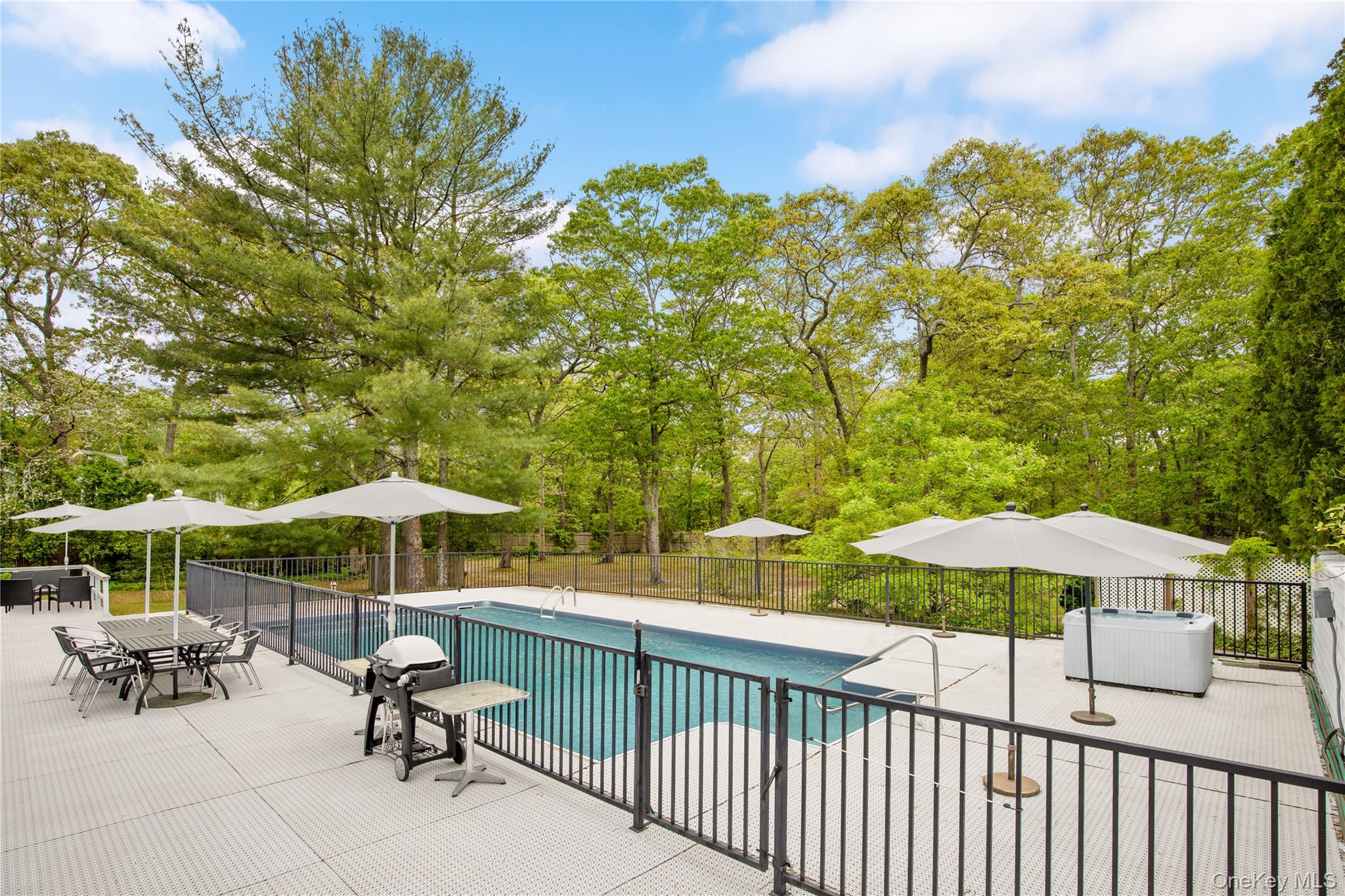 4 Evelyn Court