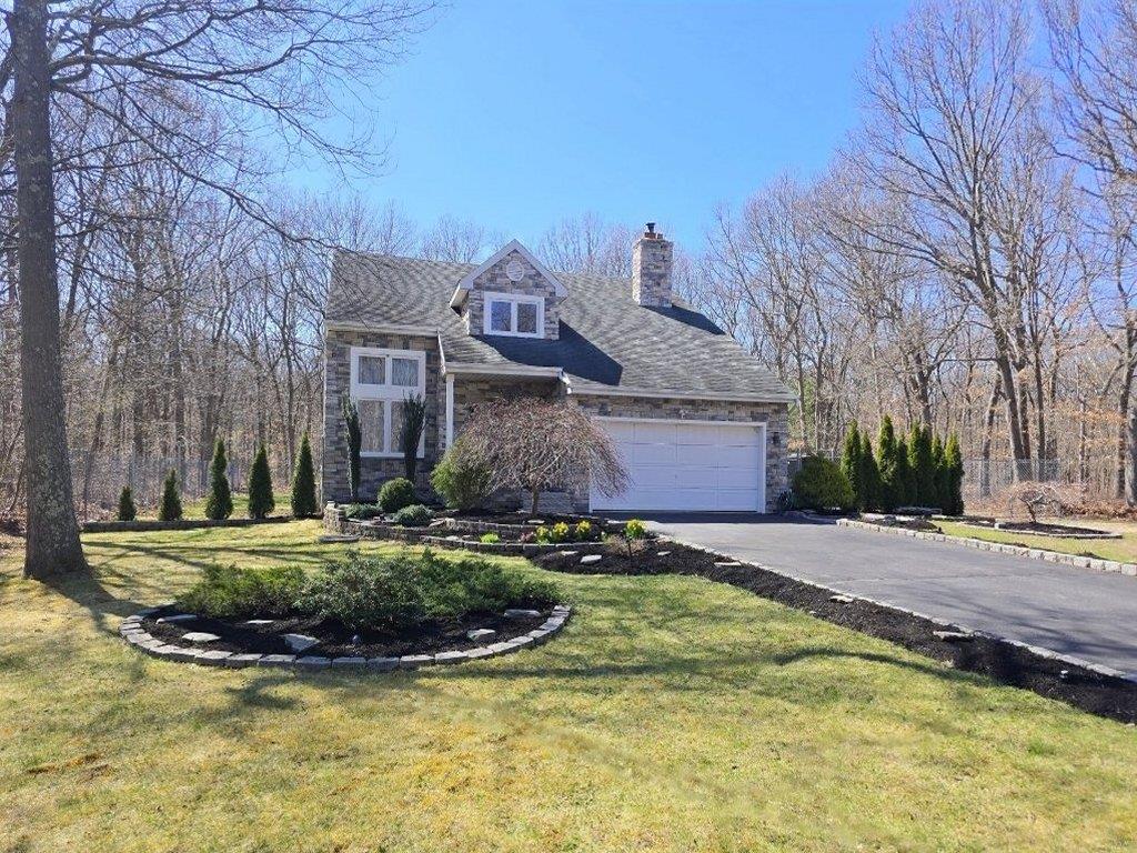 150 Hammond Lane, Centereach, New York image 1