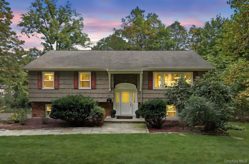 Photo of 37 Tulip Road, Briarcliff Manor, NY 10510 (MLS # 921727)